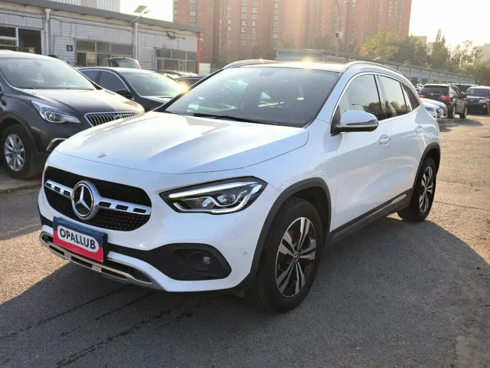 Mercedes-Benz GLA-Class GLA 200 2021