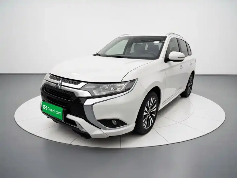 Mitsubishi Outlander 2.0L 2WD Premium 7-seater 2021