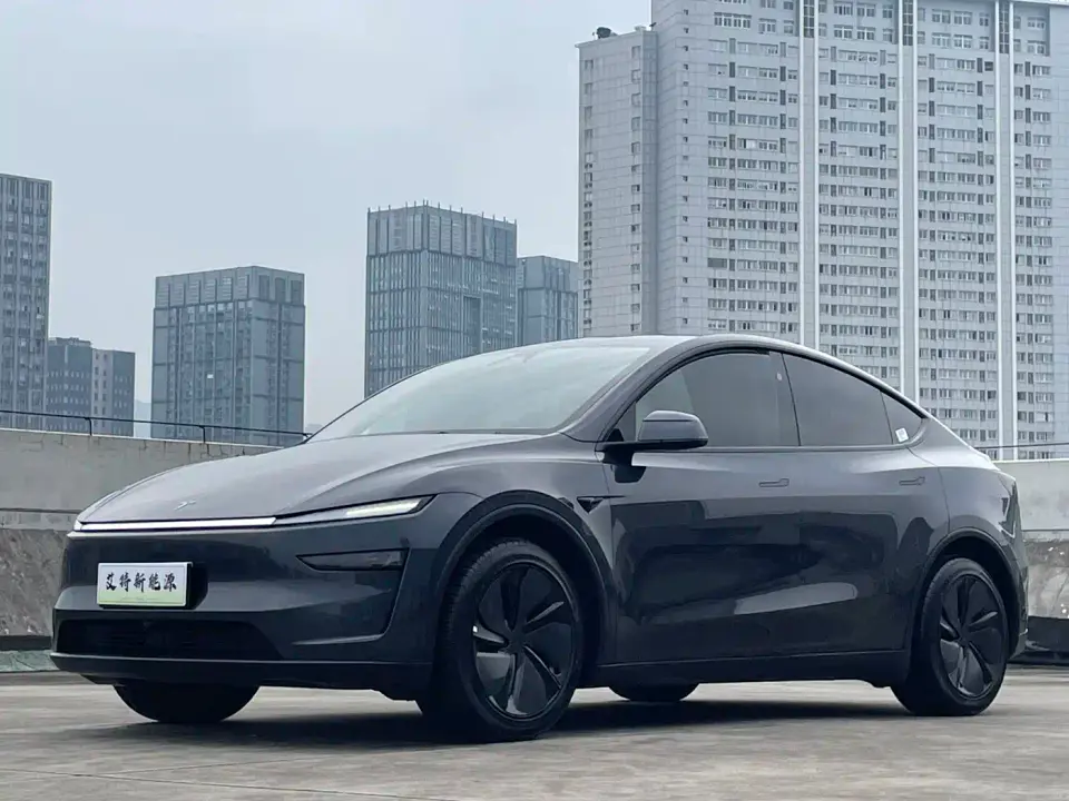 Tesla Model Y Rear-Wheel Drive 2025
