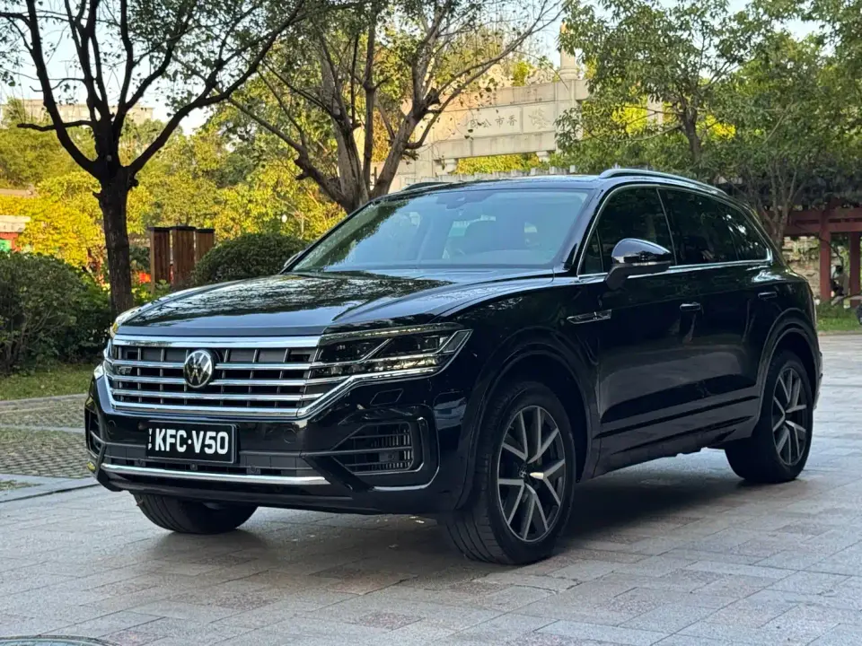 Volkswagen Touareg 3.0TSI R-Line Classic Sport Package 2020