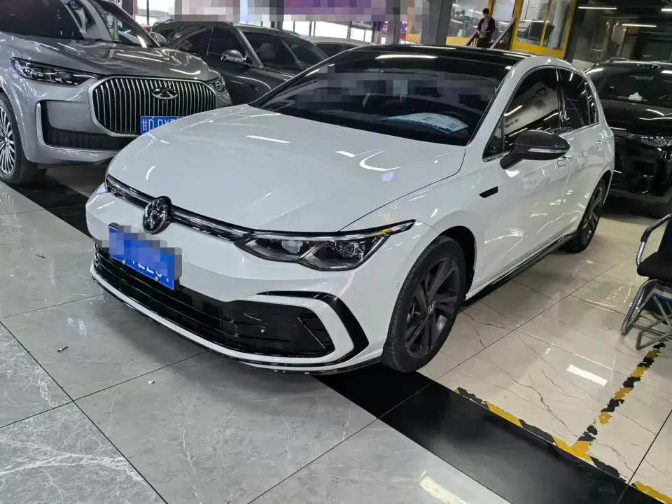 Volkswagen Golf Model 280TSI DSG R-Line 2023