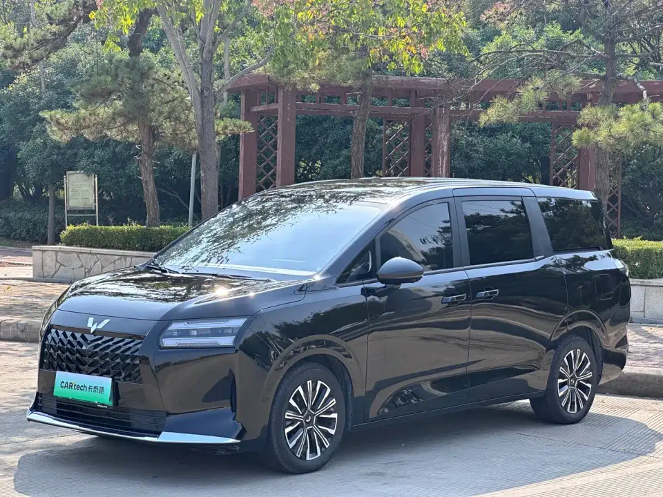 Wuling Motors Xingguang 730 New Energy Model Plug-in Hybrid Base Version 2026