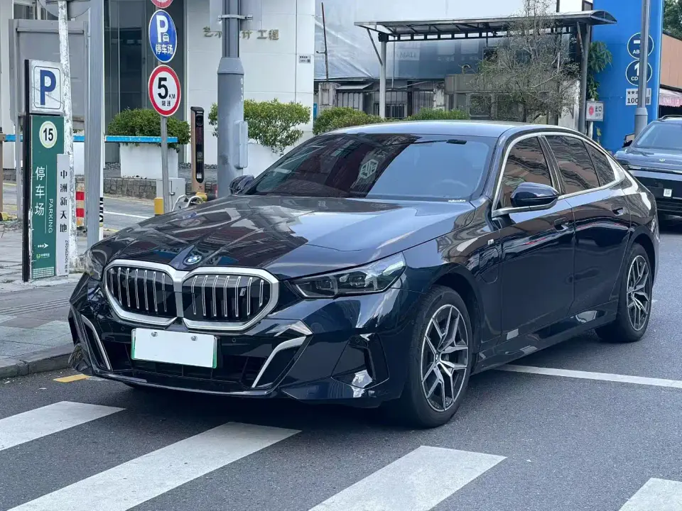 BMW i5 eDrive 35L M Sport Package 2025