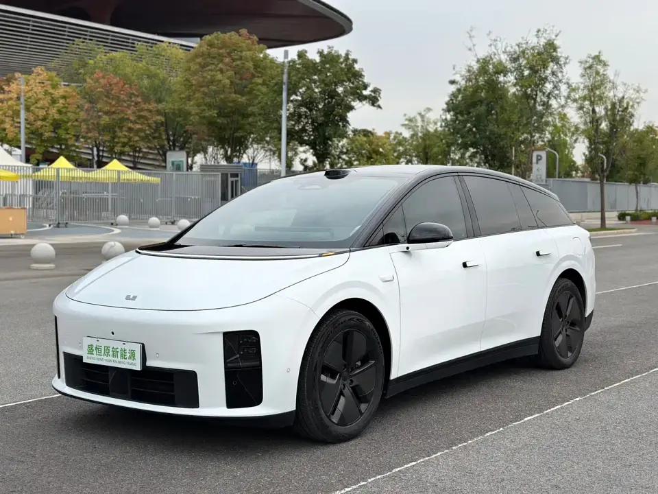 Li Auto i6 2WD Base Model 2026