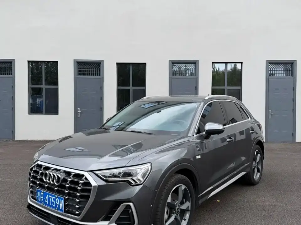 Audi Q3 35 TFSI Fashion Dynamic (1.4T) 2023