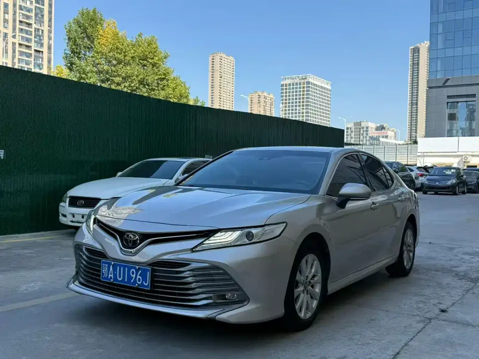 Toyota Camry 2.0G Luxury (China V) 2019