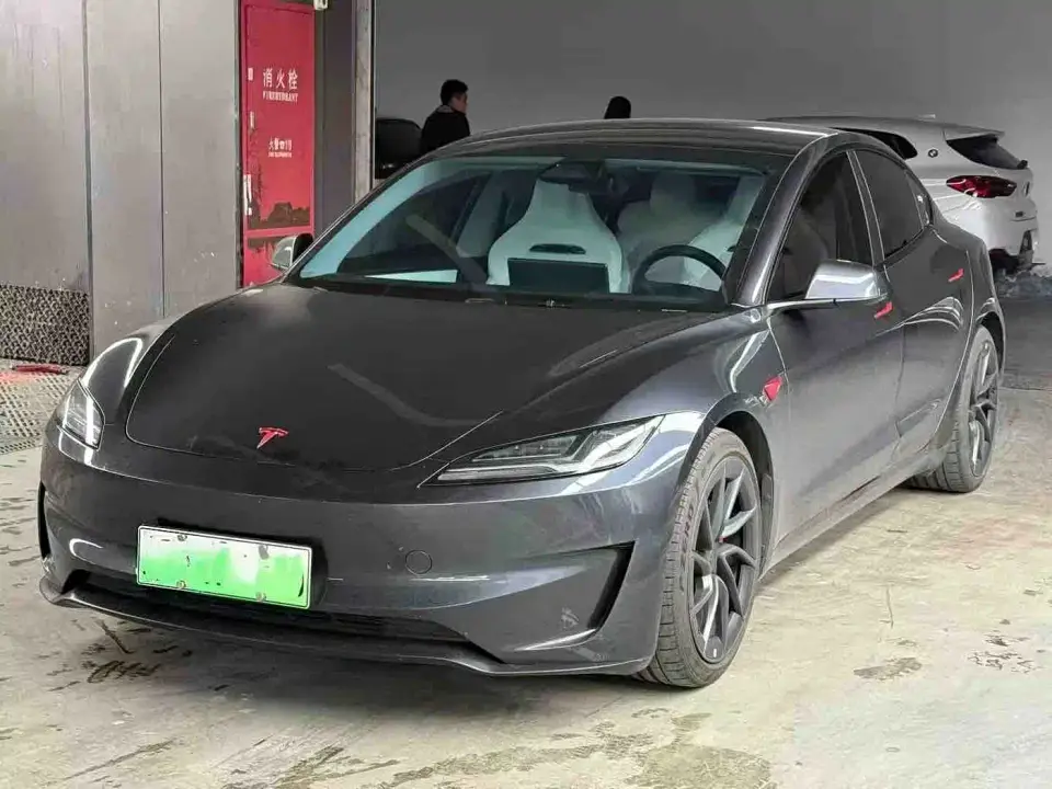 Tesla Model 3 High-Performance All-Wheel Drive Edition 2024
