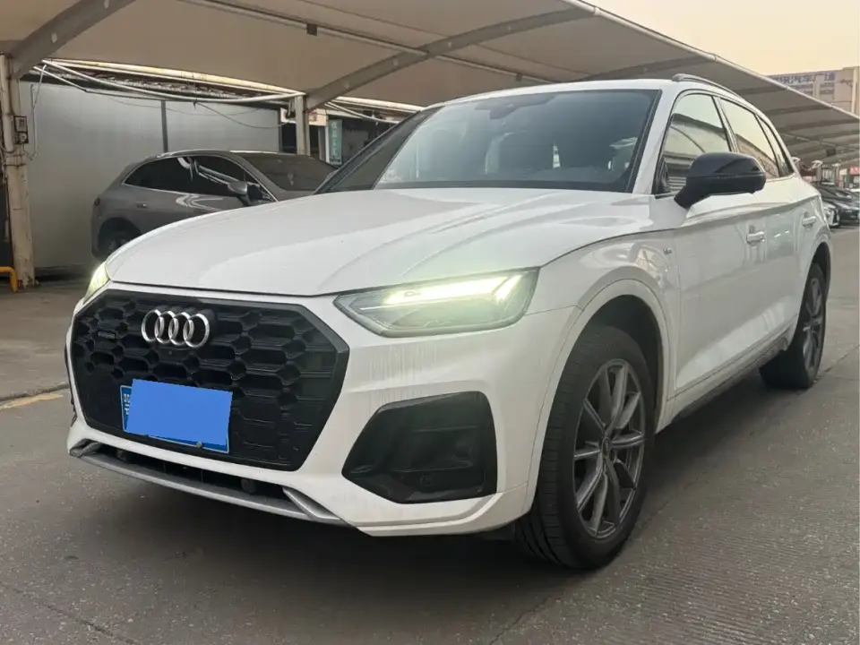 Audi Q5L Model 40 TFSI Luxury Dynamic 2024