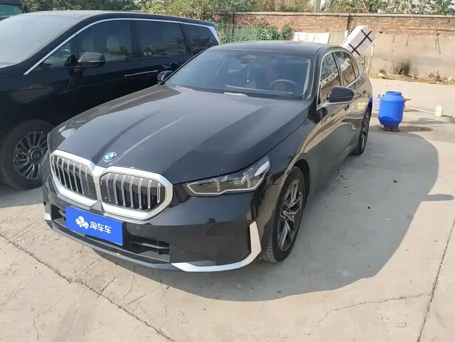 BMW 5 Series 530Li Leading Model Luxury Package 2024
