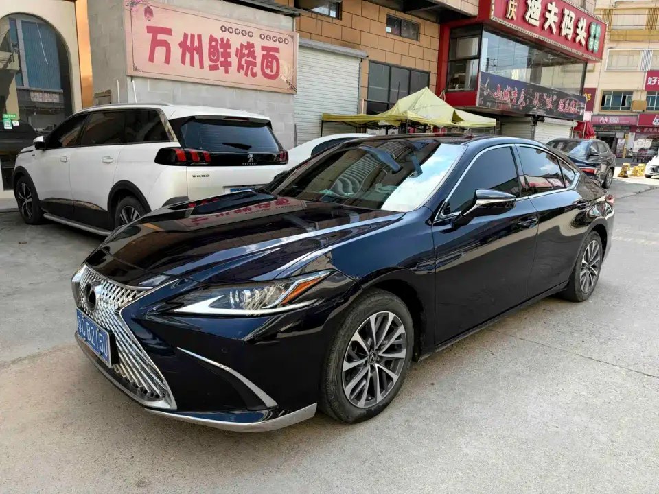Lexus ES 200 Luxury Edition 2024