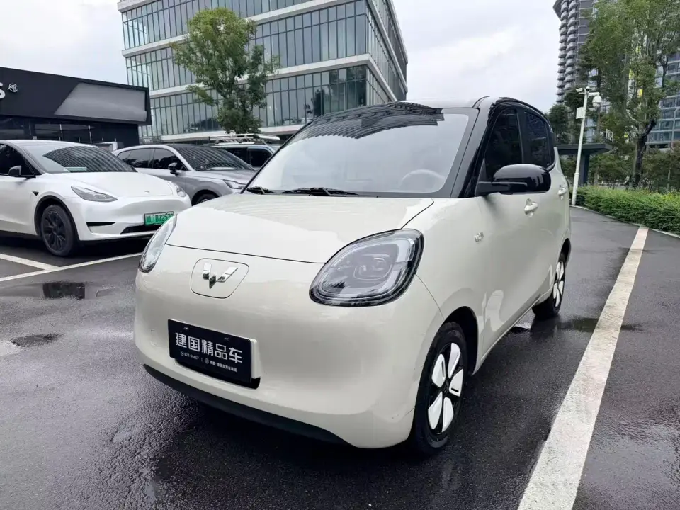 Wuling Motors Hongguang MINIEV 4-Door Premium Edition 2025