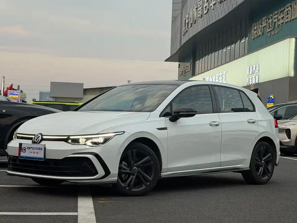 Volkswagen Golf Model 280TSI DSG R-Line 2023