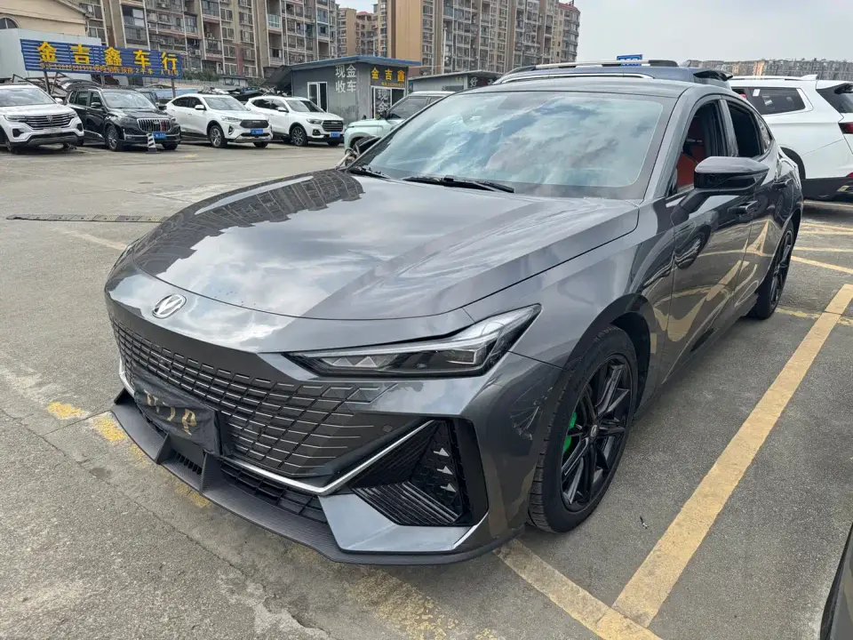 Changan UNI-V 1.5T Premium Model 2022