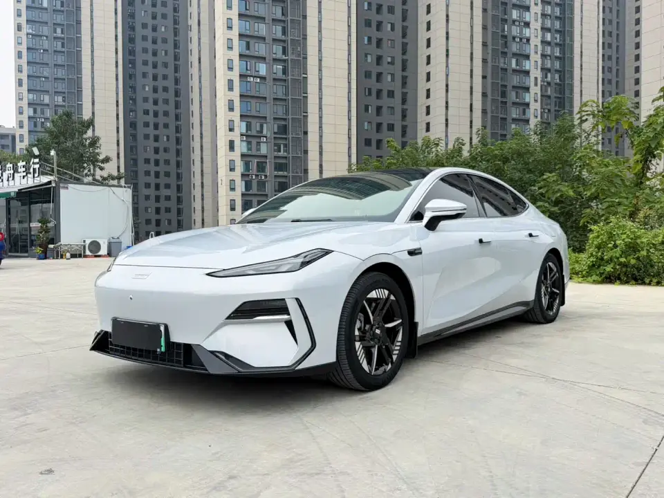 Geely Galaxy Galaxy E8 Model 550km RWD Soaring Dragon Edition 2024