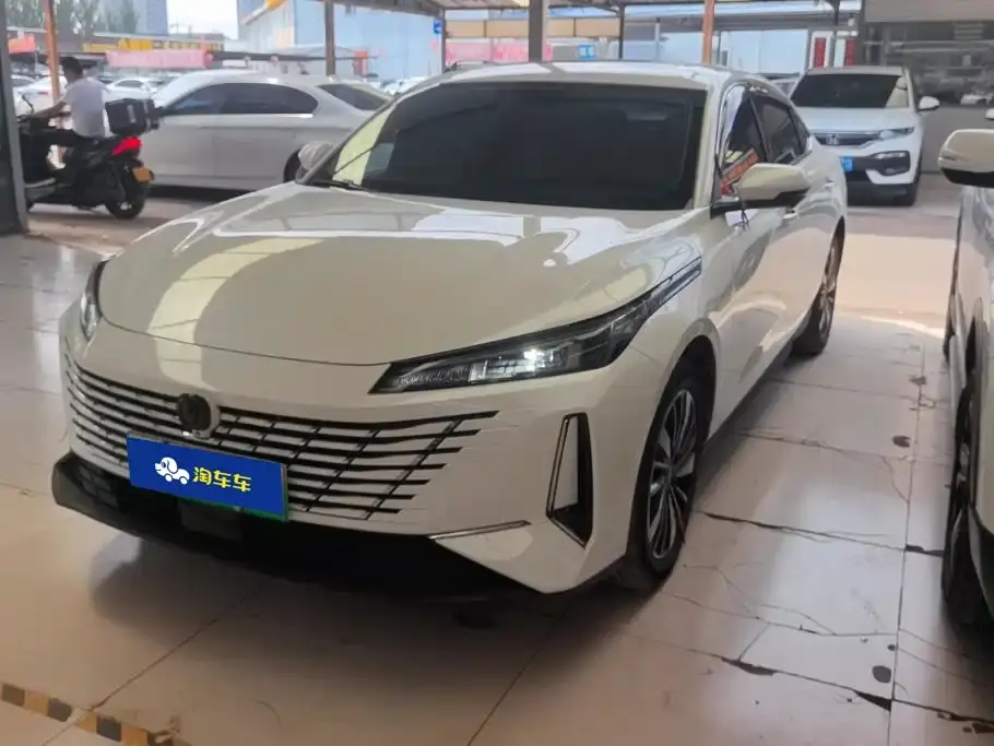 Changan Eado PHEV Smart New Blue Whale 145KM High-Performance Edition 2025