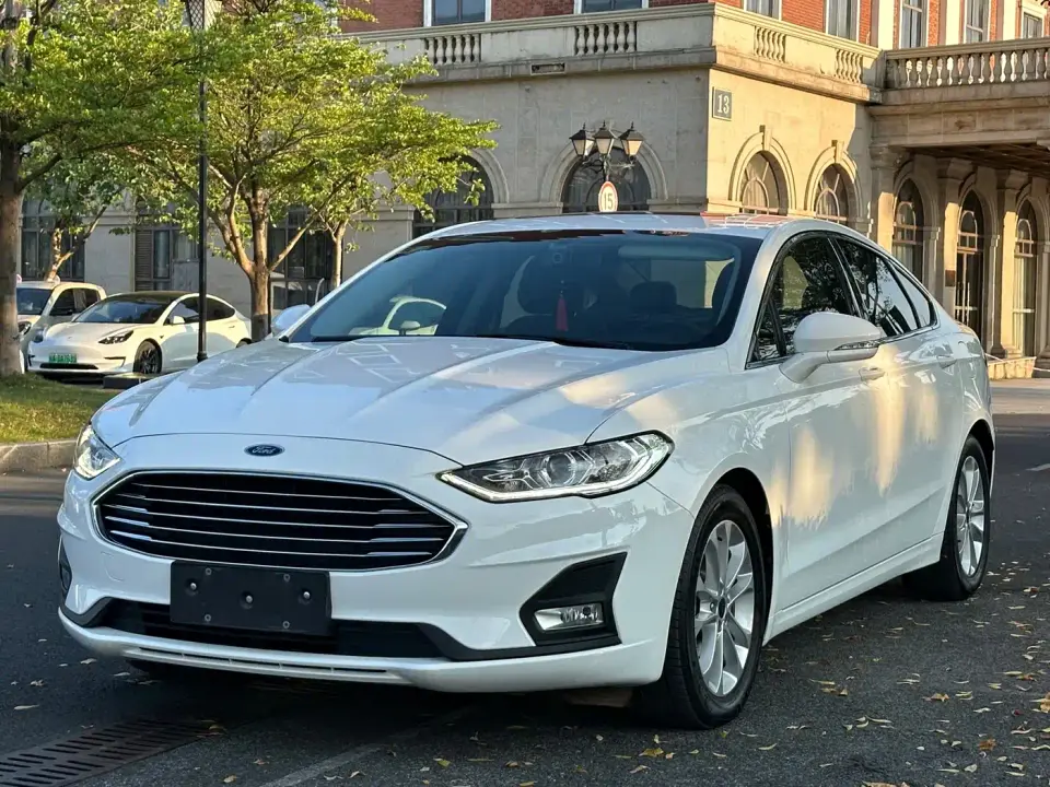 Ford Mondeo EcoBoost 180 Luxury 2021