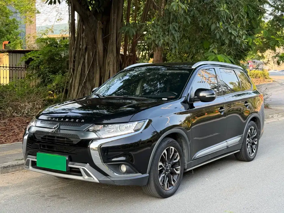 Mitsubishi Outlander 2.0L 2WD Enjoy 7-Seater China VI 2020
