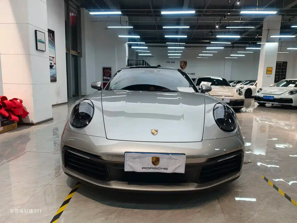 Porsche 911 Carrera 3.0T 2024