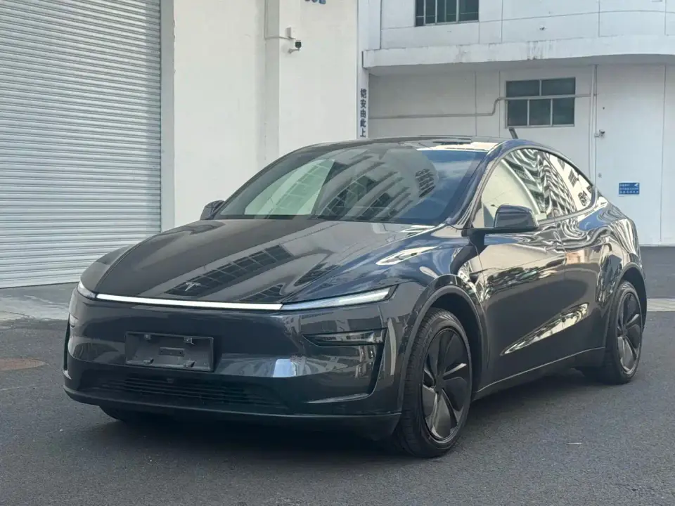 Tesla Model Y Rear-Wheel Drive 2025