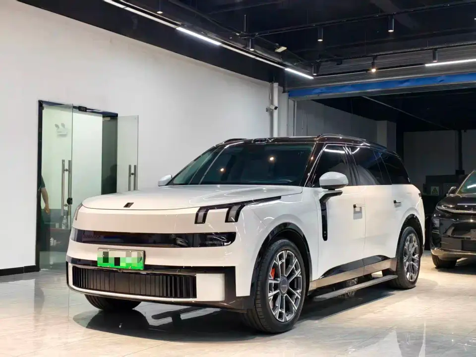Lynk & Co 900 2.0T Ultra 2025