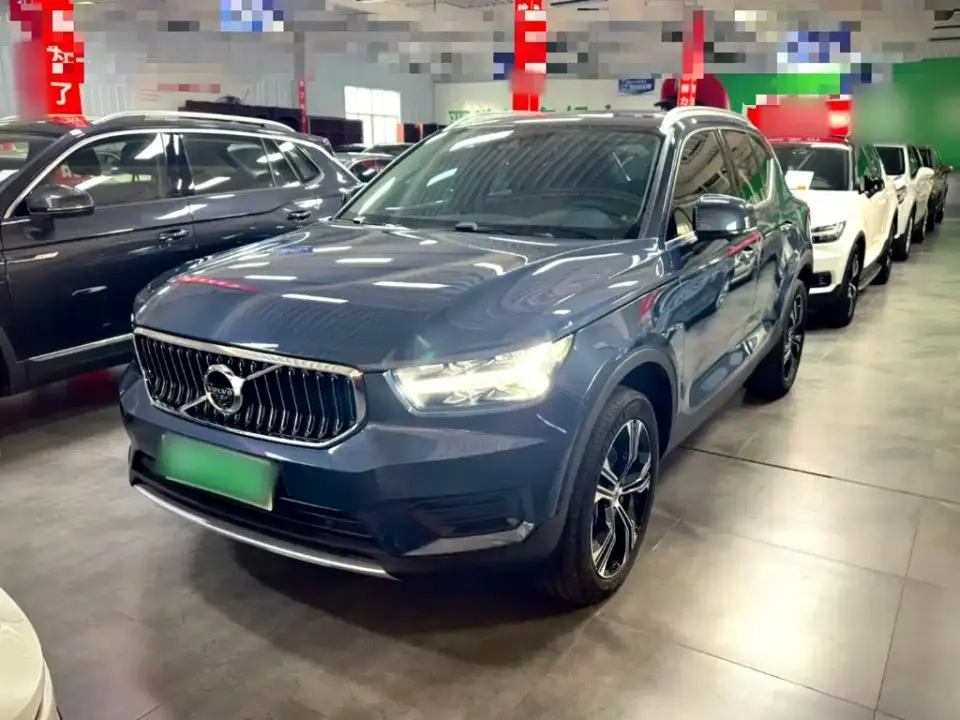 Volvo XC40 Model T4 AWD Smart Vision Luxury Edition 2021