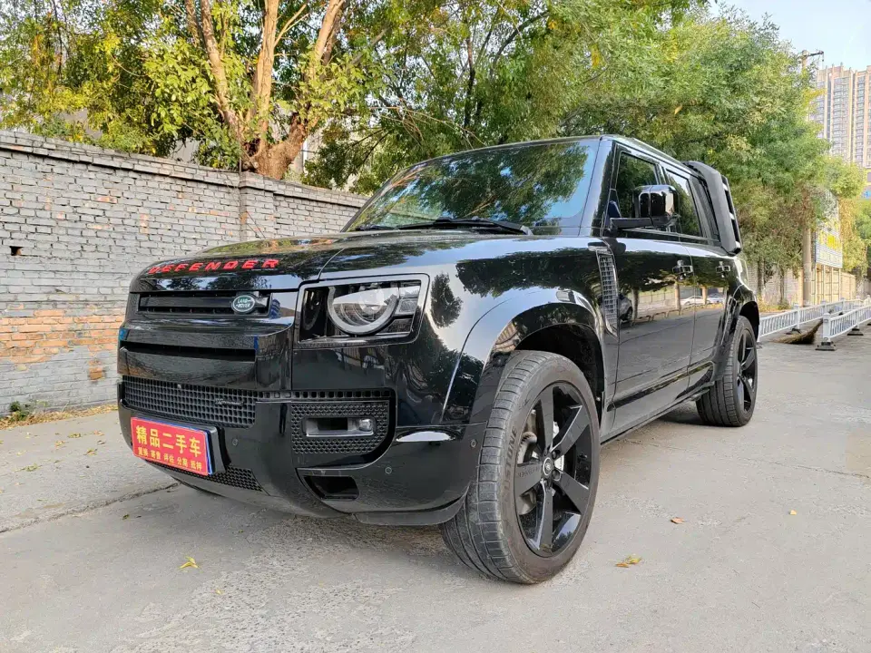 Land Rover Defender Model 110 3.0T P400 Dark Special Edition 2023