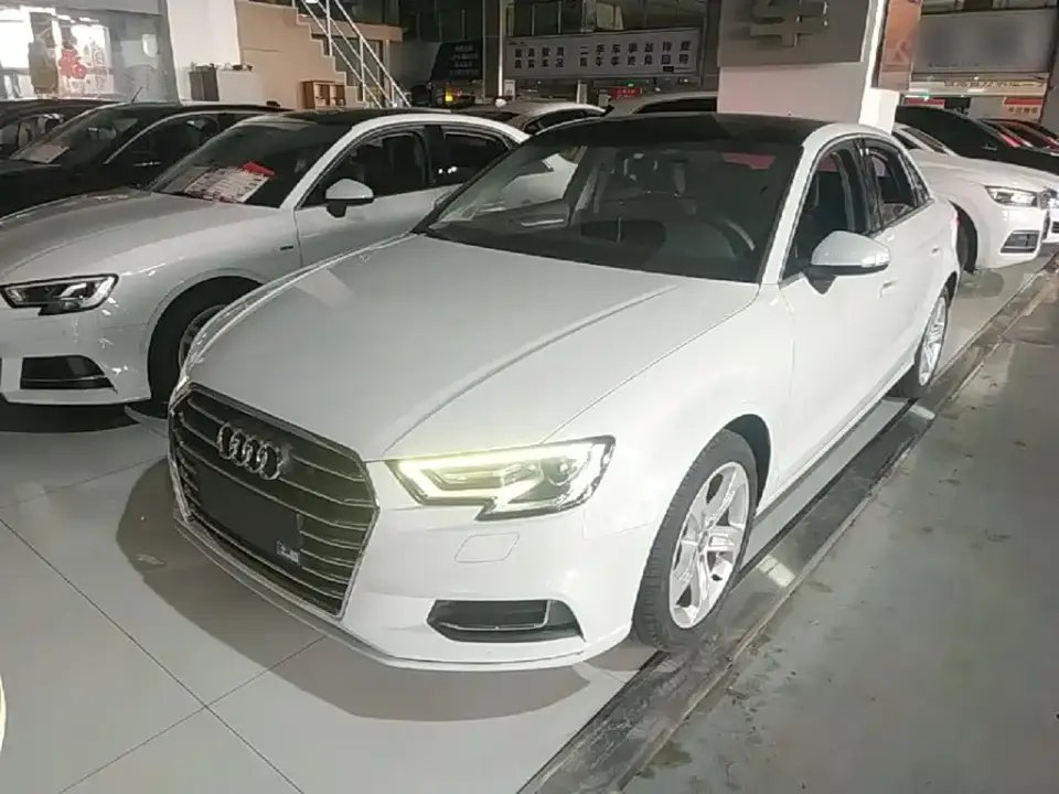 Audi A3 Facelift Limousine 35 TFSI Progressive (China VI) 2020