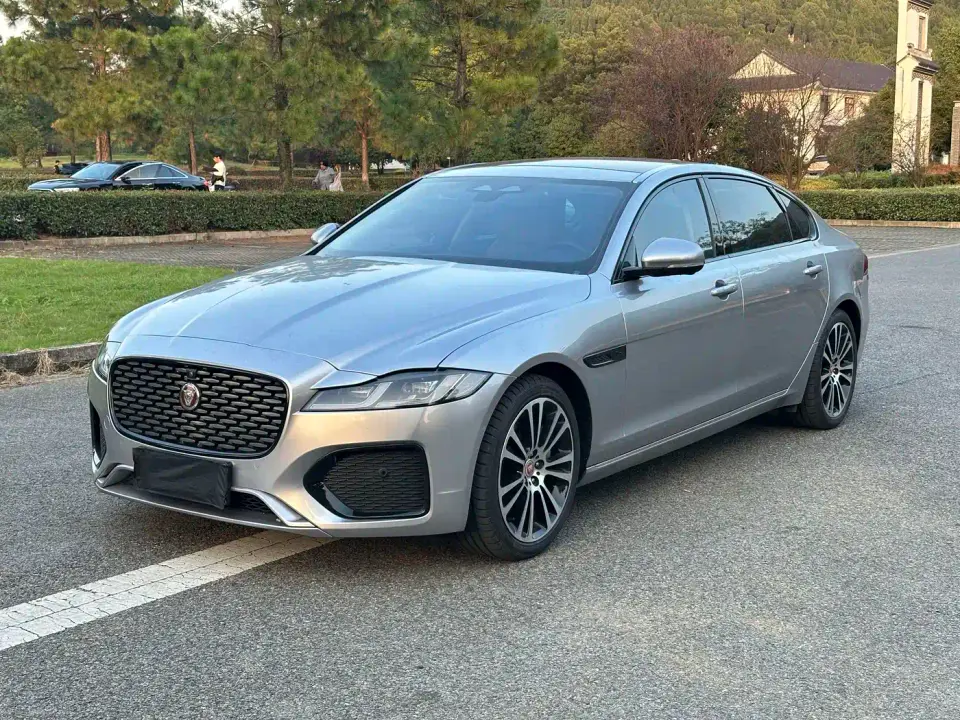 Jaguar XFL 2.0T P250 2WD Premium Luxury 2025
