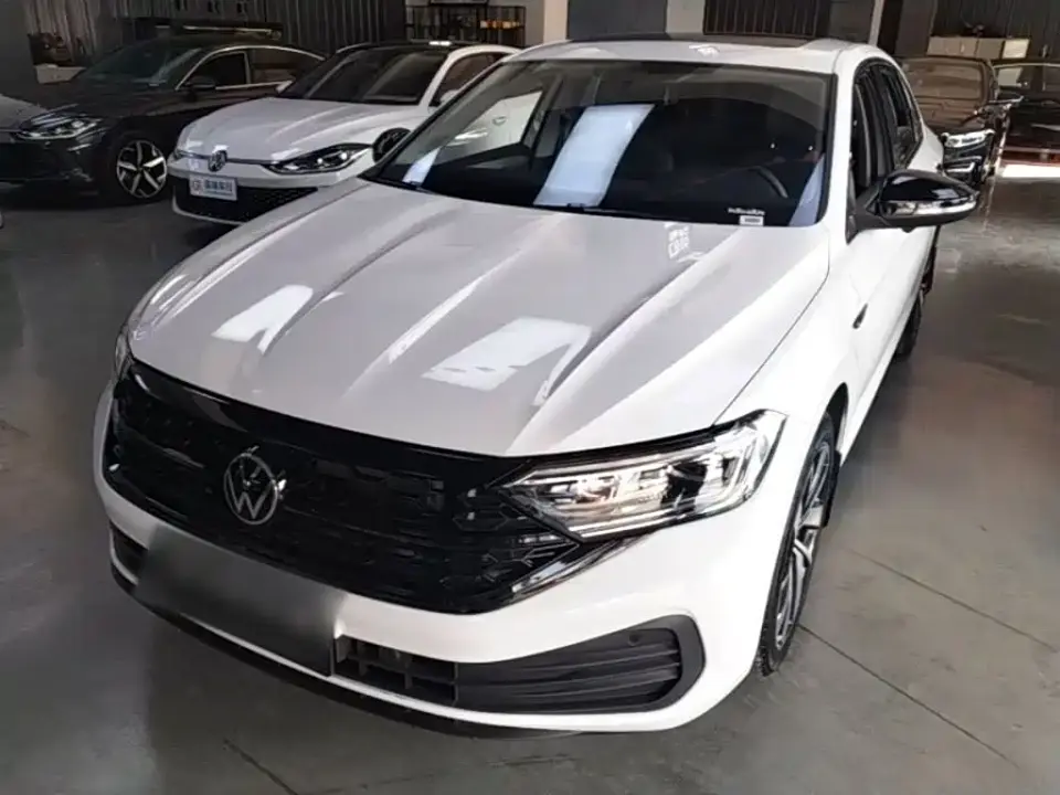 Volkswagen Sagitar Model Second Facelift 300TSI DSG Transcend Edition 2025