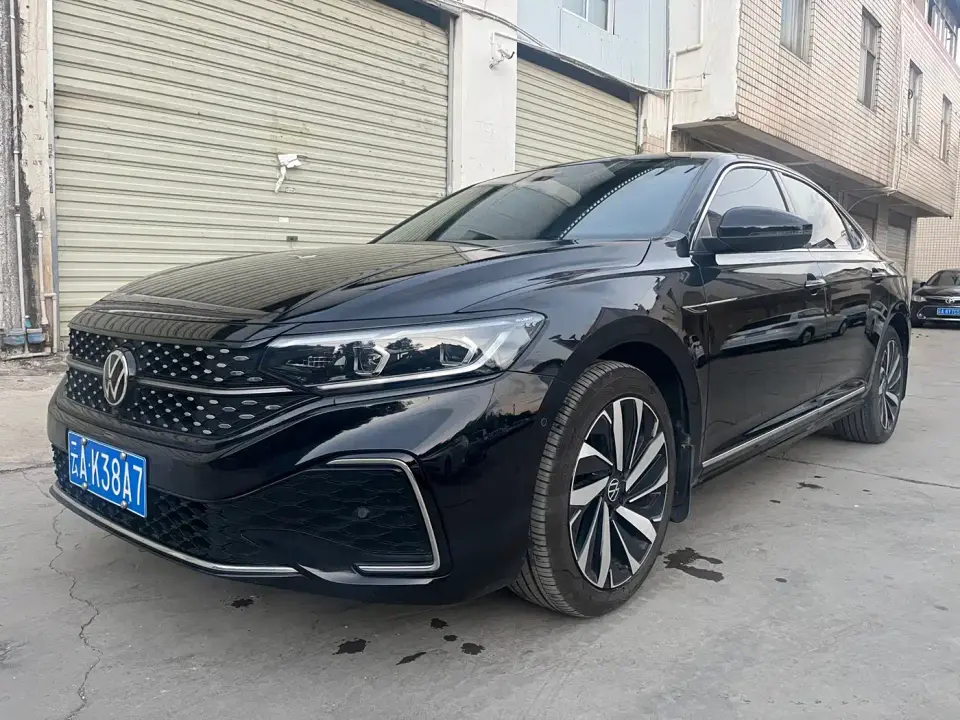 Volkswagen Passat 330TSI Luxury Edition 2022