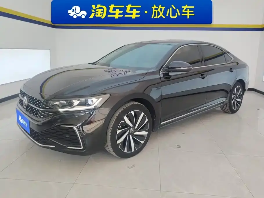 Volkswagen Passat 330TSI Starlight Elite Edition 2022
