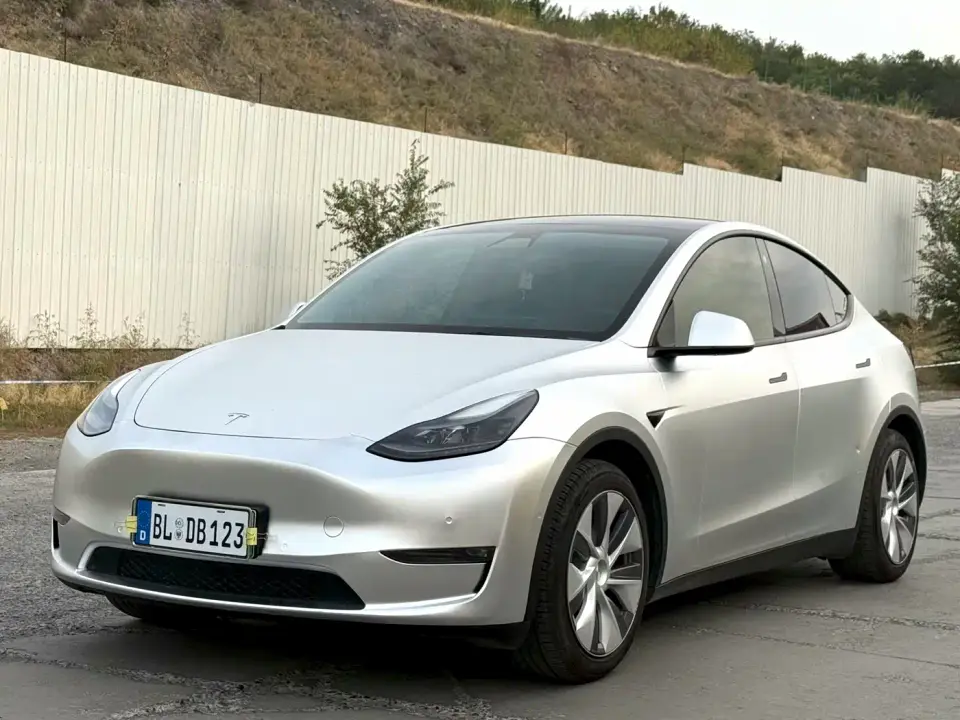 Tesla Model Y Facelift Long Range All-Wheel Drive Version 2023