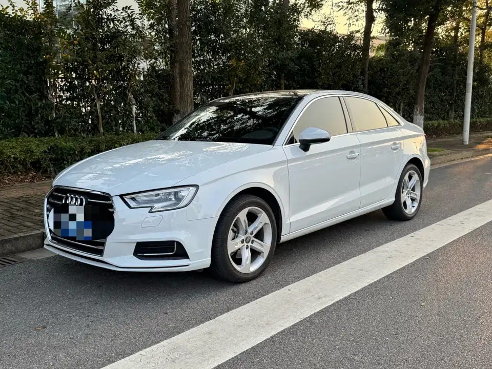 Audi A3 Facelift Limousine 35 TFSI Progressive (China VI) 2020