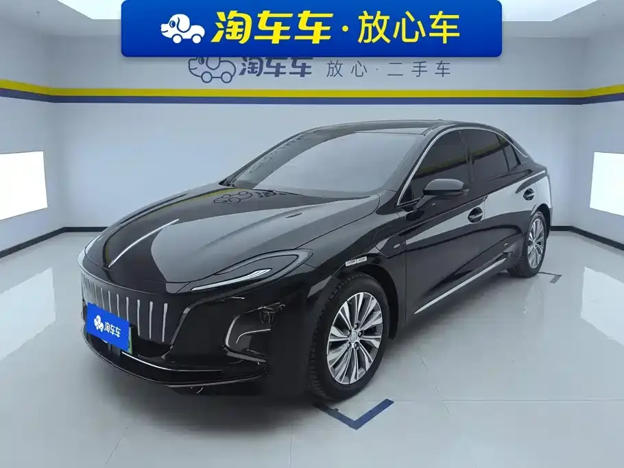 Hongqi E-QM5 500km Travel Edition 2025
