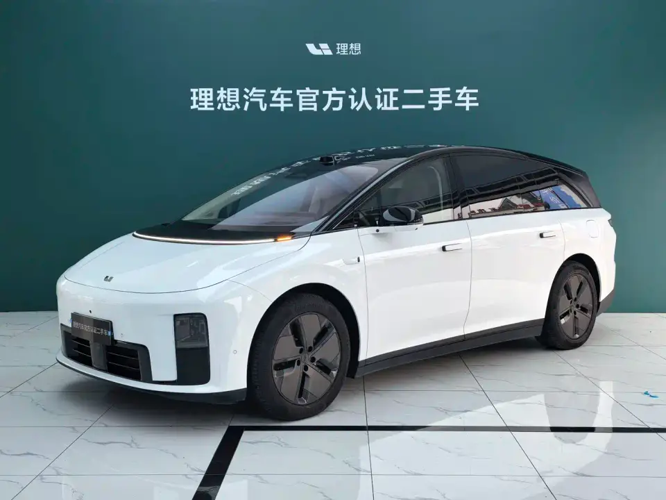 Li Auto Li i8 Standard Edition 2025