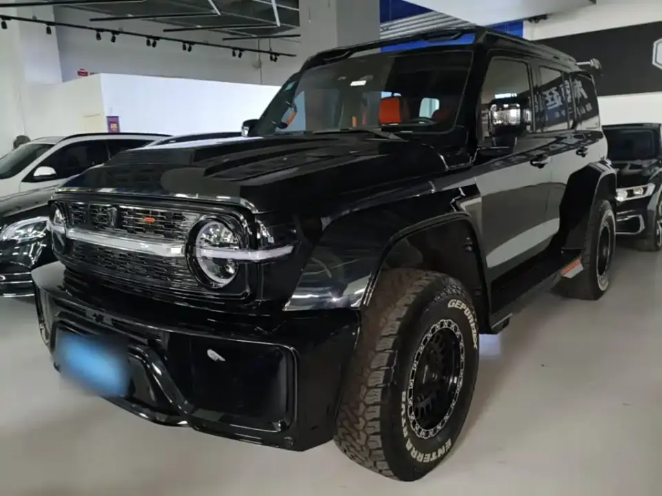 Crossboundary Auto Co-created Tank 300 2.0T Cyber Knight 2025