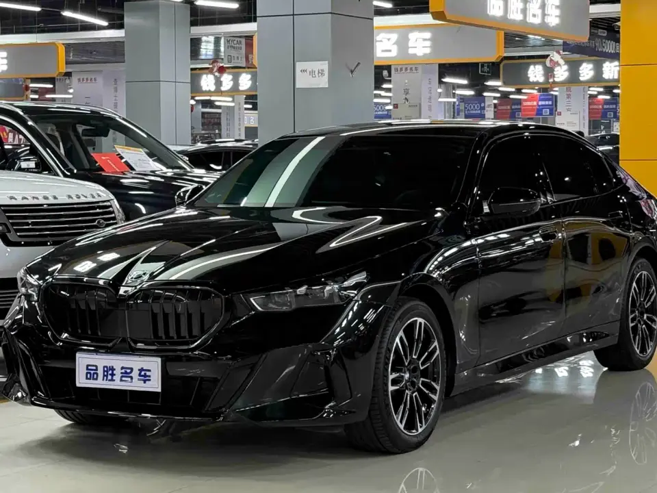 BMW 5 Series 530Li Leading M Sport Package 2025