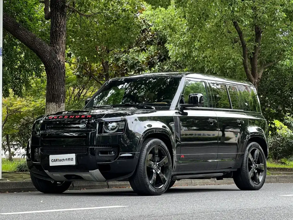 Land Rover Defender 110 5.0T V8 2025