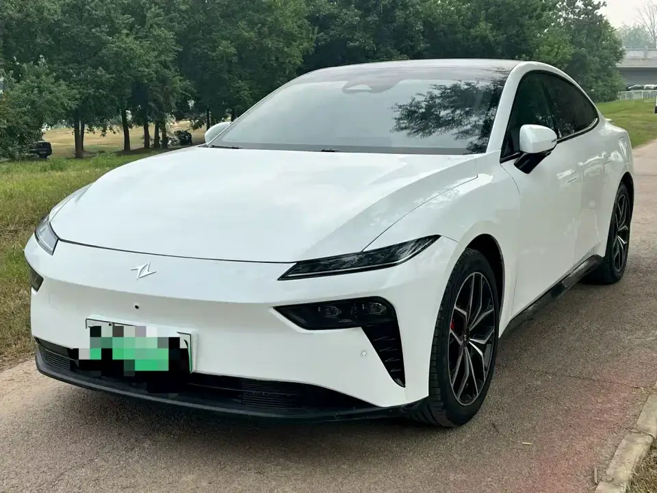 Dongfeng Yipai eπ007 BEV 650 Navigation Executive Edition 2025