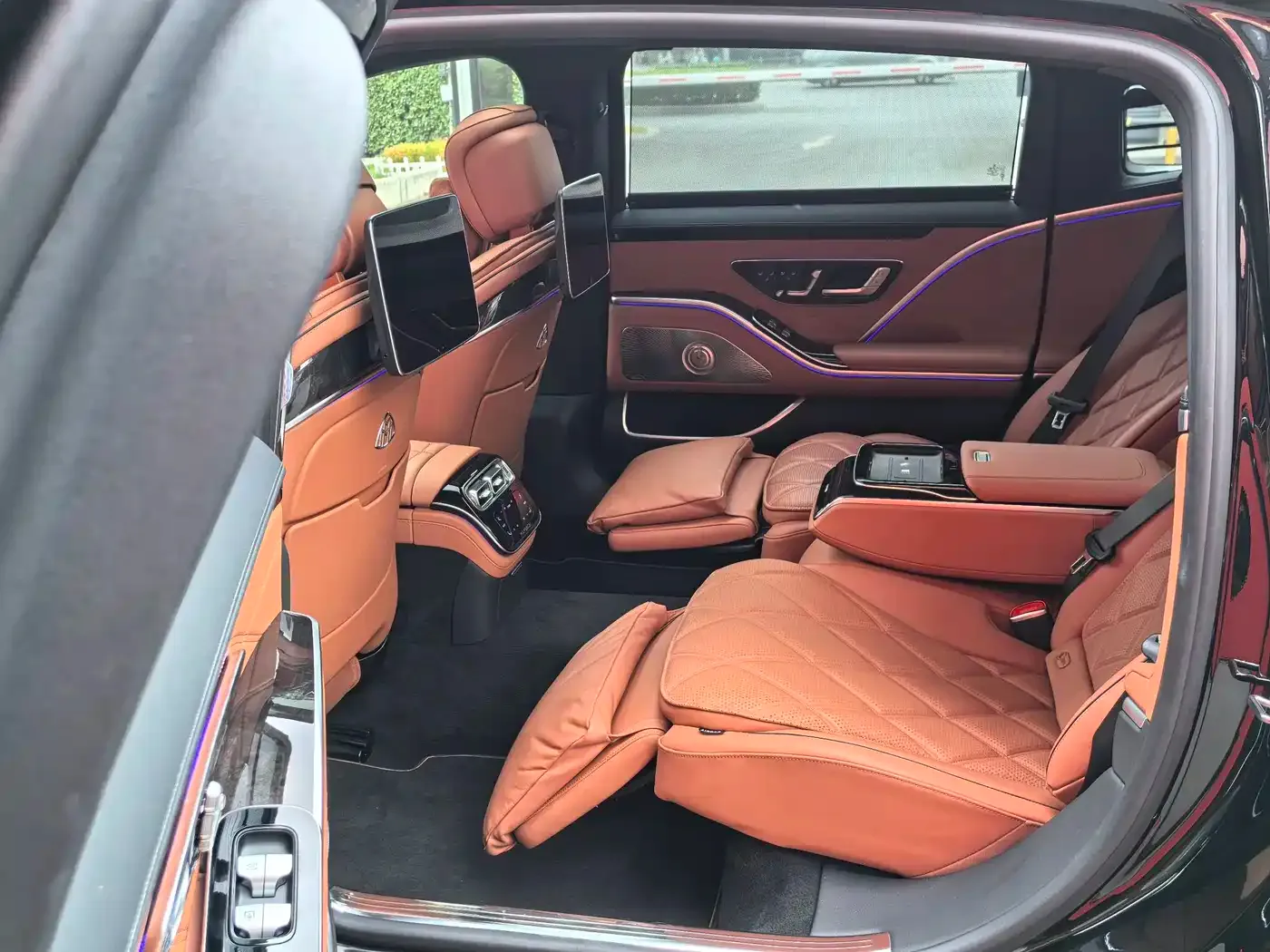 Mercedes-Benz Maybach S-Class Model S 480 4MATIC 2025 — фото 16