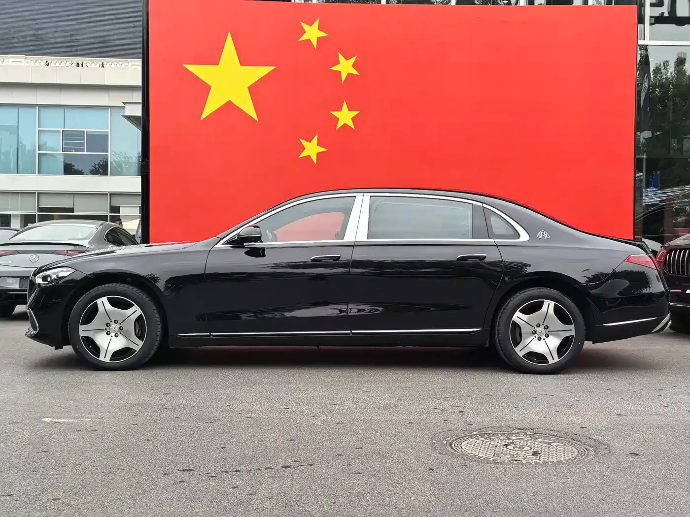 Mercedes-Benz Maybach S-Class Model S 480 4MATIC 2025 — фото 8