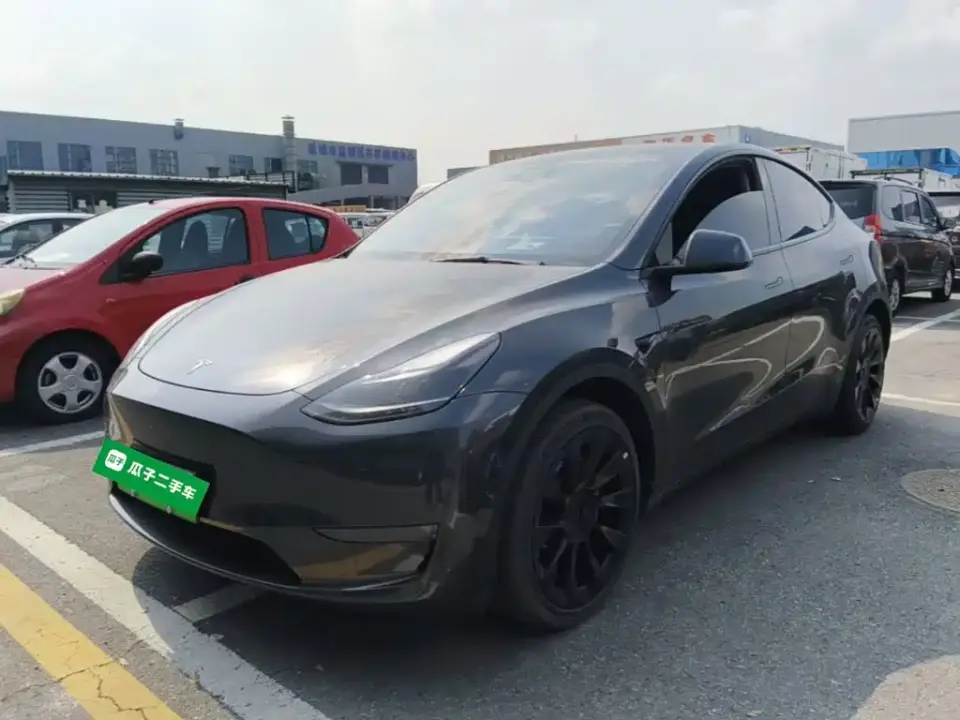 Tesla Model Y Long Range AWD 2024