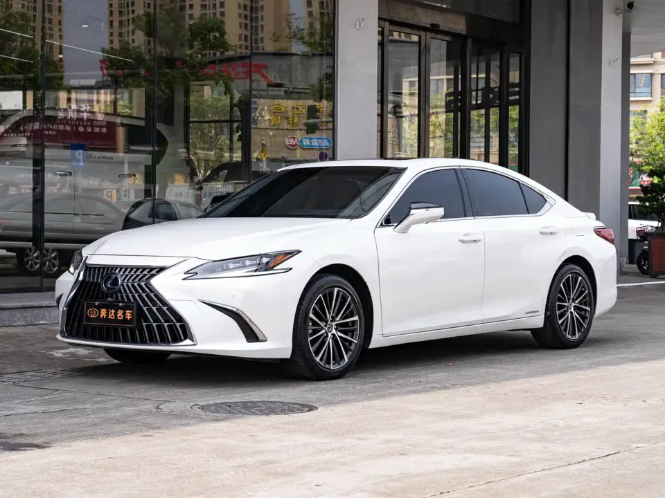 Lexus ES 300h Luxury Edition 2021