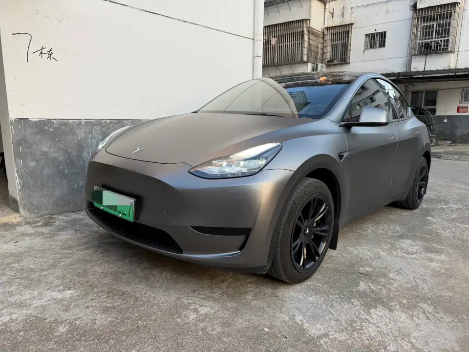 Tesla Model Y Rear-Wheel Drive Version 2024