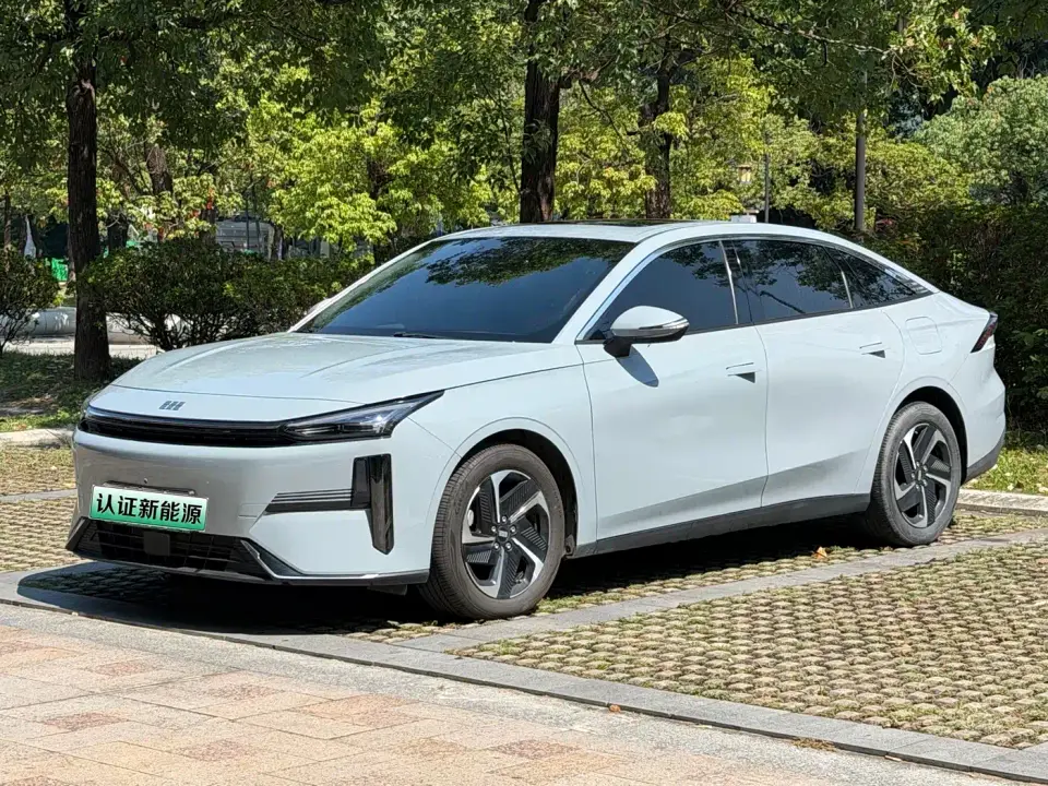 Geely Galaxy Galaxy L6 125km PLUS Soaring Dragon Edition 2024