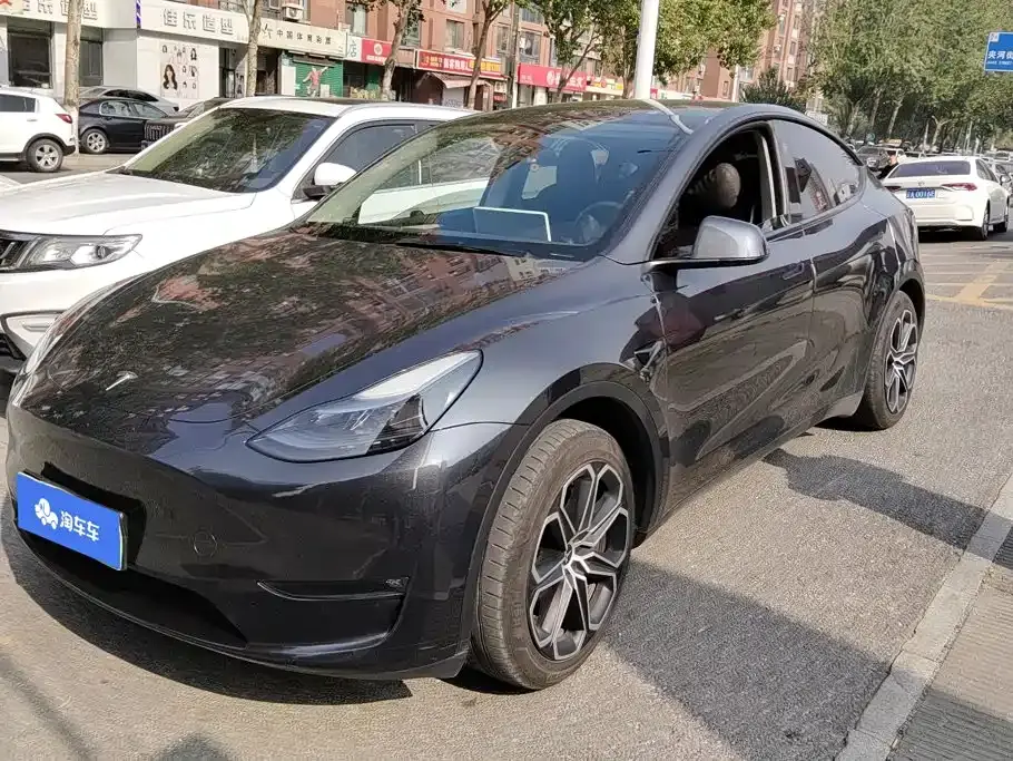 Tesla Model Y Long Range AWD 2024