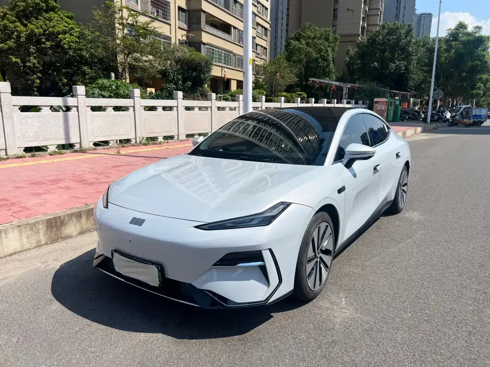 Geely Galaxy Galaxy E8 665km RWD Starship Voyager Edition 2024