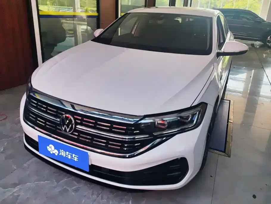 Volkswagen Sagitar 300TSI DSG Surpassing Edition 2022