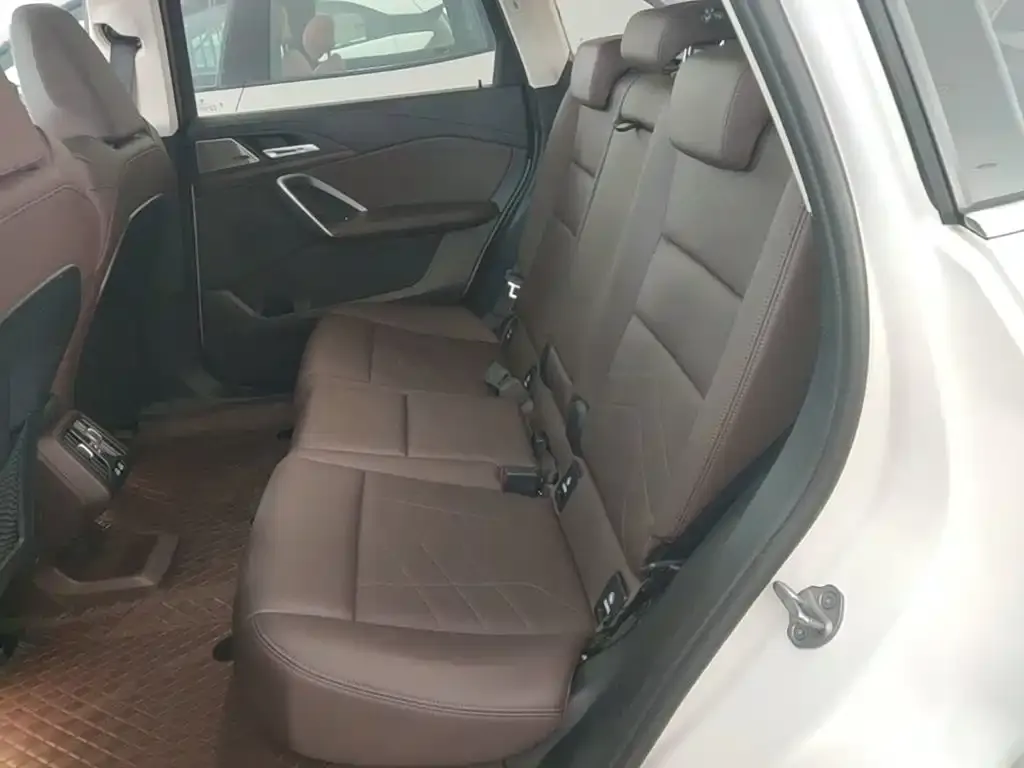 BMW iX1 xDrive30L X Design Package 2024 — фото 17