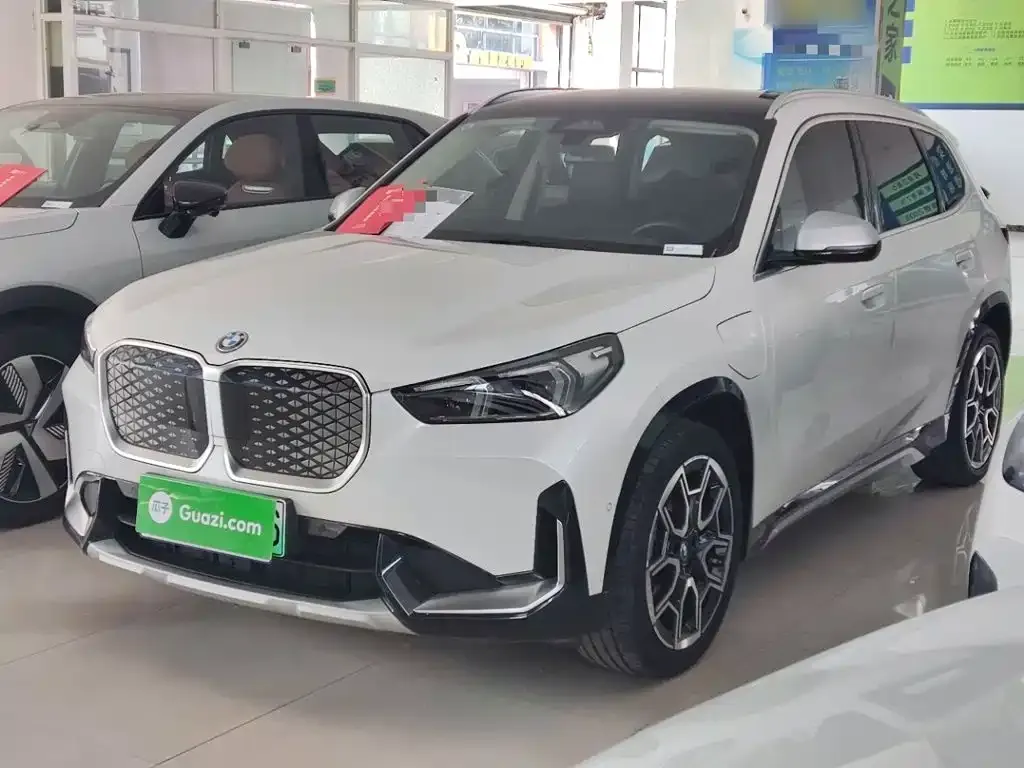 BMW iX1 xDrive30L X Design Package 2024 — фото 2
